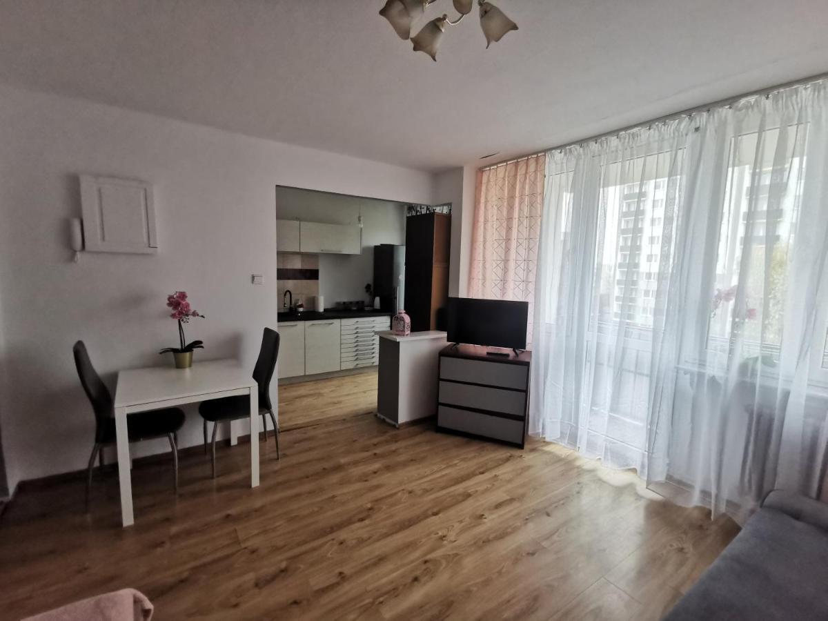 Appartement Kawalerka Z Balkonem 27 à Częstochowa Extérieur photo